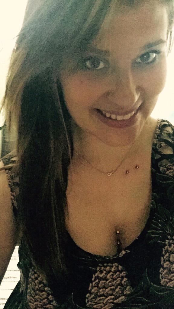 paige_o_1603's tweet photo. it happened again..... #piercings #collarbonepiercing http://t.co/sc4VUCK7D3