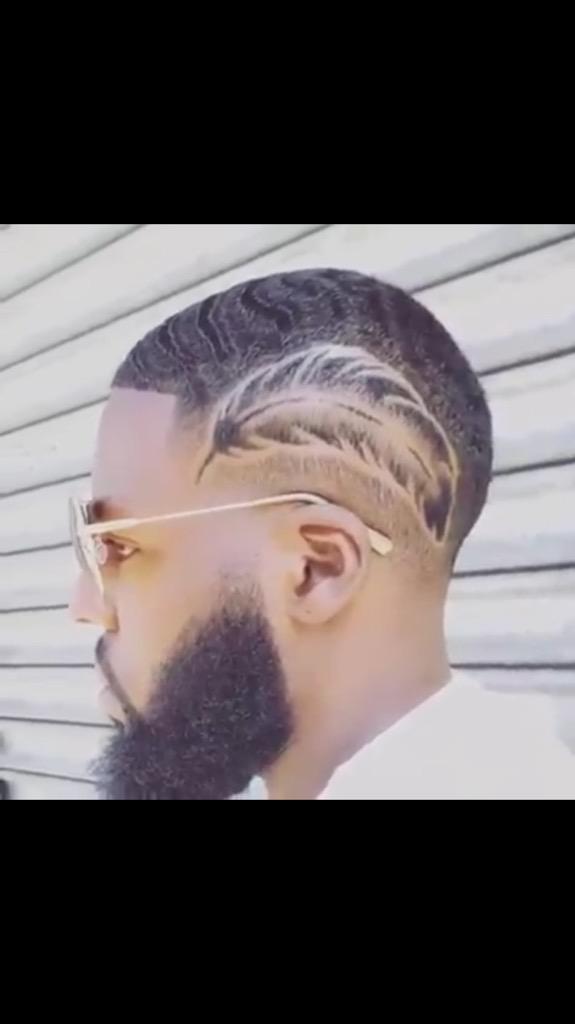 BAWOSUTRA's tweet photo. ✔️ RT @TywanTheDj: This mans barber can probably turn water into wine fam, not all heroes wear capes........ http://t.co/P1SAQPwMcx