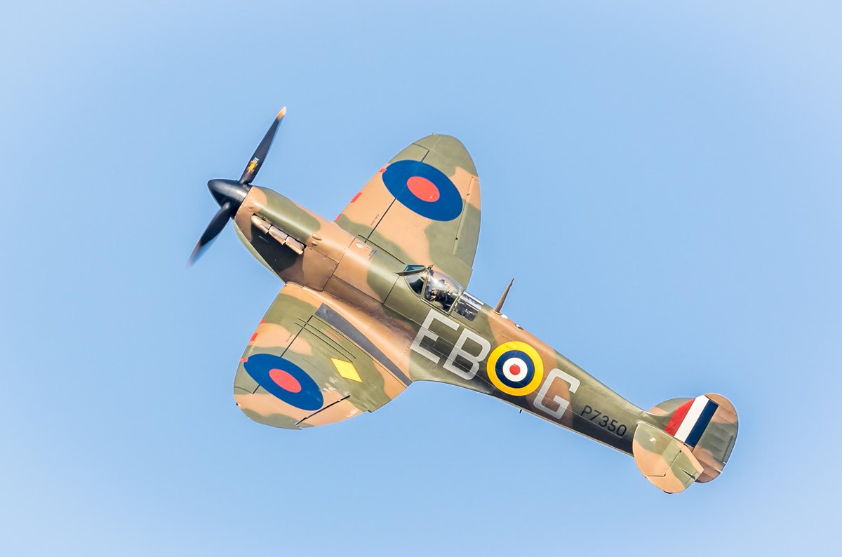 pelliott1954's tweet photo. @BBMF_Spitflyer  @Dunc_Mason  @hells_twit @Twigs95 @Seb_Lanc99 @RogNic91  @_benwb @RAFSynchro75 LLA, it's Parky&amp;Ben http://t.co/tyxl0Rc54q