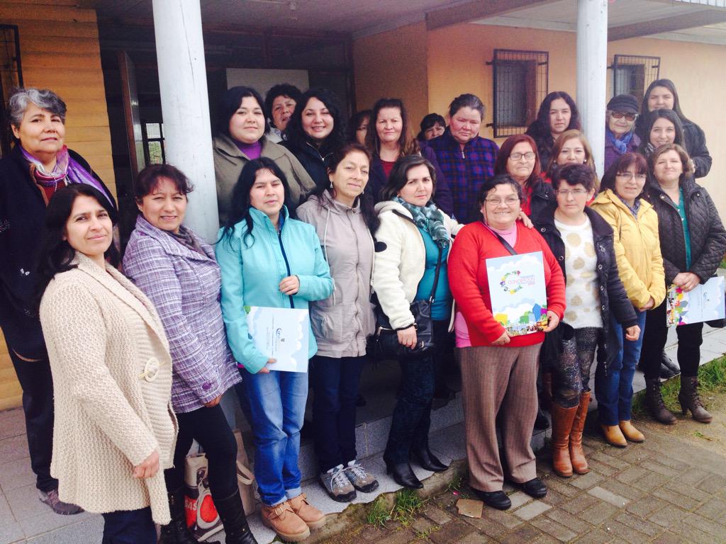 valemedelz's tweet photo. Con @sintracapsj hablando d avances de @GobiernodeChile en derechos d las mujeres #VivirSinViolencia #LasReformasVan http://t.co/7m58sRhwIP