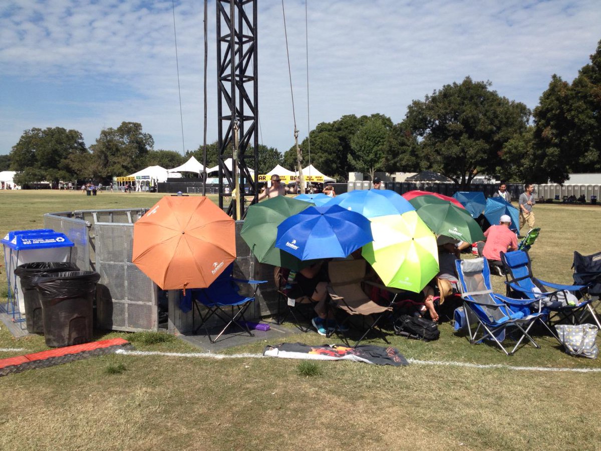 Drew_E_Moses's tweet photo. The Spartans have arrived with tips for festival goers.  Hold the Hot Gates till the Strokes play. http://t.co/kkiNsf0tMy
