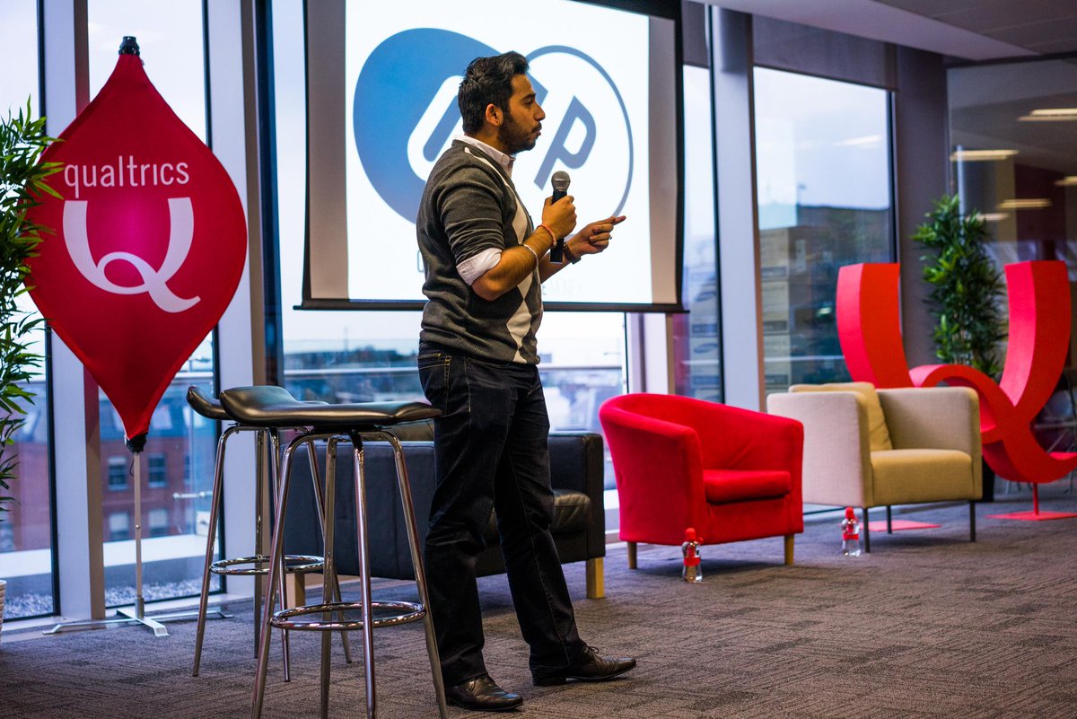 IdeaStarterHQ's tweet photo. That was a question break and now it's the showtime of @QuickPay_Dublin #startup #FinTechIdeas #TEStrinity http://t.co/aoThD6p5bU