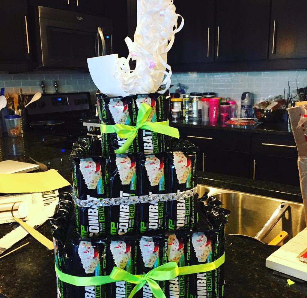 RT if you would love it if someone surpised you with a cake like this! 
#CombatCrunch