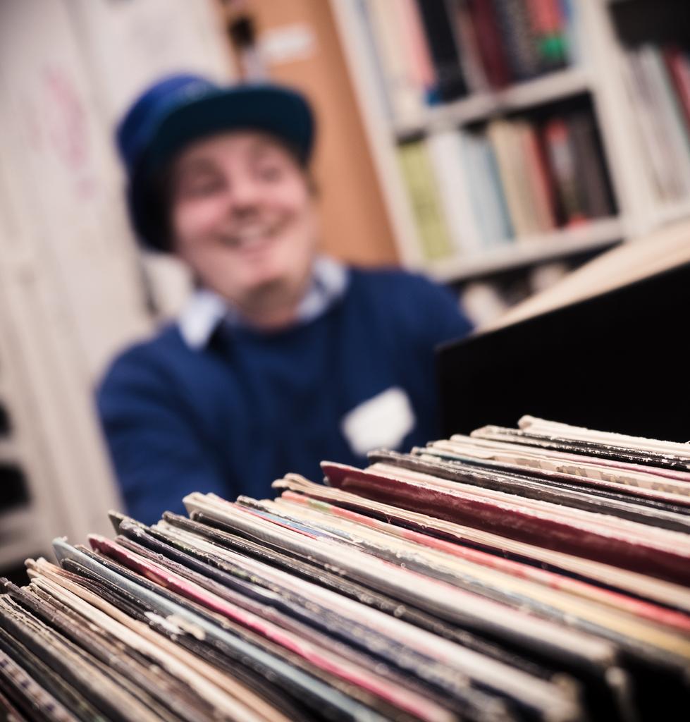 Marcus_KS13's tweet photo. Having fun in a second hand store #ww12 #Instagram #bokeh https://t.co/jOxpf2sHu9 http://t.co/VluDlR03ta