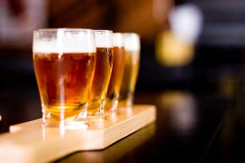 HGBrewPub's tweet photo. Packers start at 3:30pm.

Remember FREE BEER from kickoff until Green Bay scores! http://t.co/0jELQZiCZT