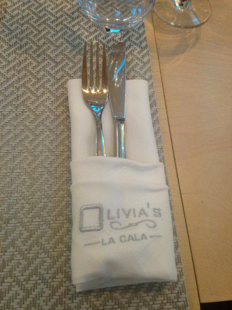 briannelson862's tweet photo. Great food @oliviaslacala nice to meet you @elliottwright_ http://t.co/HcXlIWYBMp