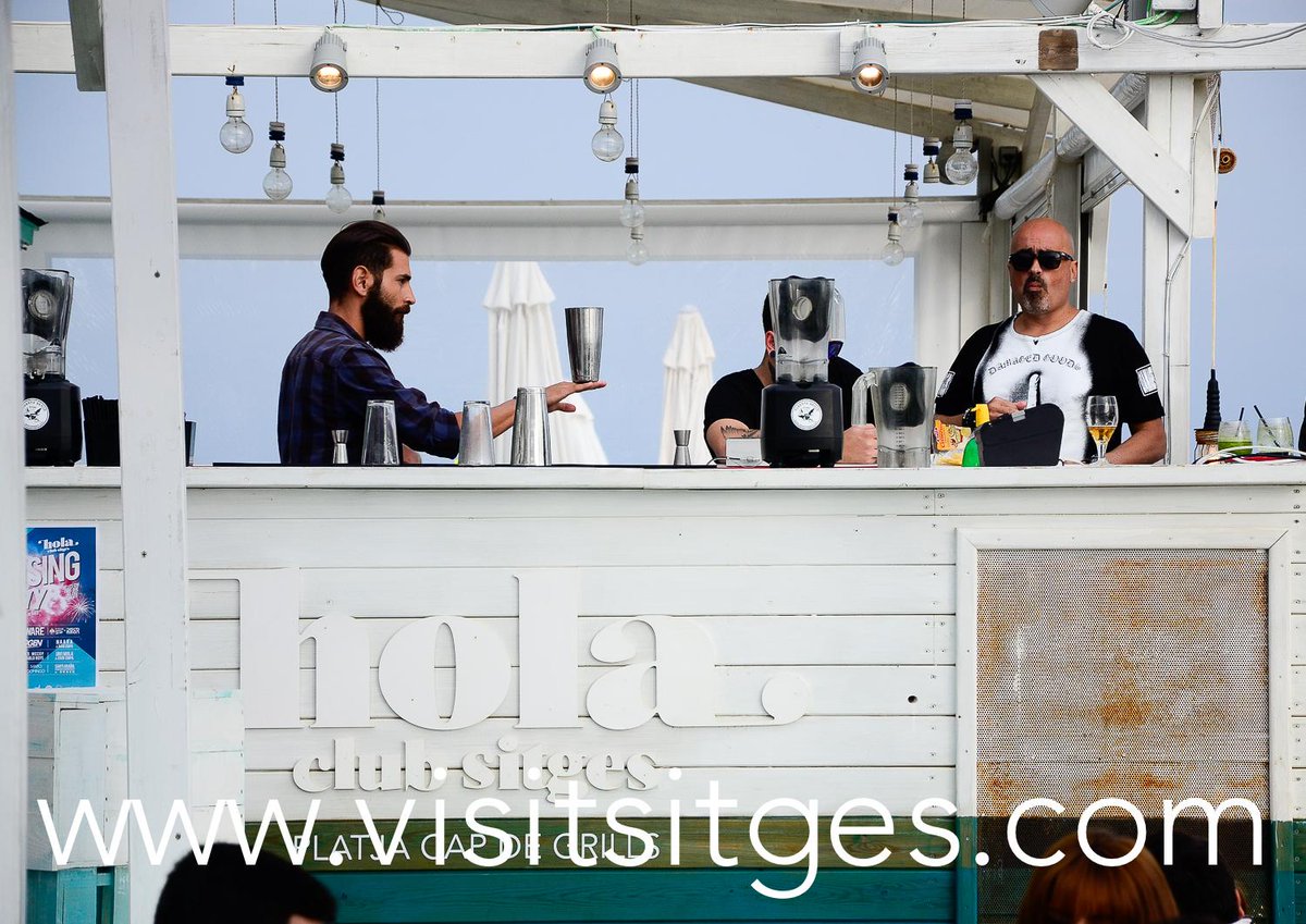 VisitSitges's tweet photo. Avui del Santo Domingo al Hola Club #Sitges No us perdeu final temporada Hola Club 11 octubre http://t.co/1sF0Ys5HEe http://t.co/QV3H0baVUq