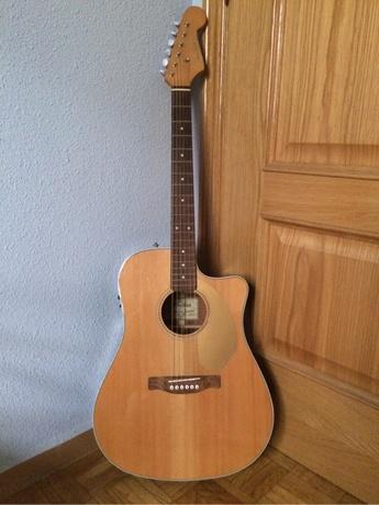 ¡Esta Fender Sonoran SCE  electroacústica es muy cuqui! selltag.com/users/59195/fe…