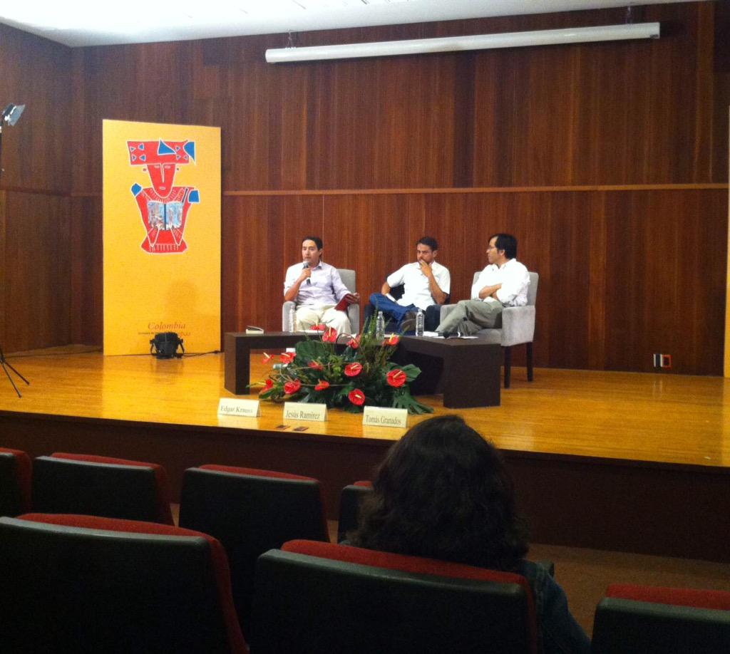 INAHmx's tweet photo. #FILAH27 #presentaciónEditorial Democracia, otredad y melancolía. #PorSiTeLoPerdiste http://t.co/a9rRimLtpS http://t.co/V1rkbcejEy