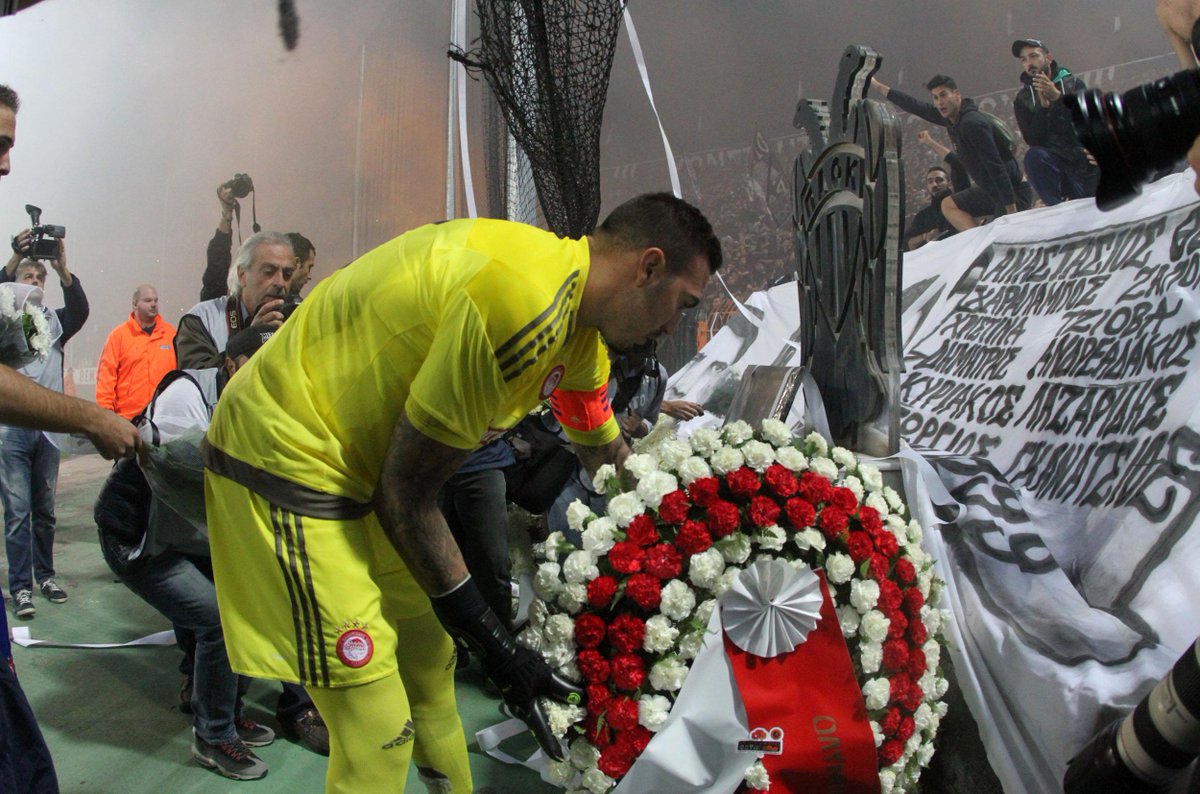 RedDuckling's tweet photo. Σεβασμός και ανατριχίλα... #PAOKOLY http://t.co/Cw3egE3vf9