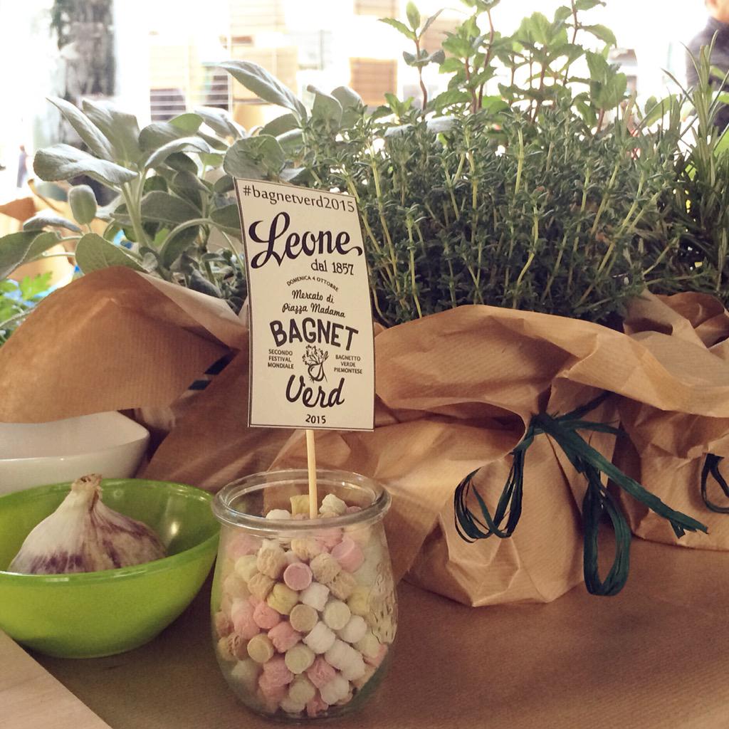 PastiglieLeone's tweet photo. #bagnetverd2015 #bagnetverd #torino
NIENTE PAURA DELL'AGLIO, CI PENSANO LE PASTIGLIE LEONE*!!
😂 http://t.co/yiQPBAxjq7