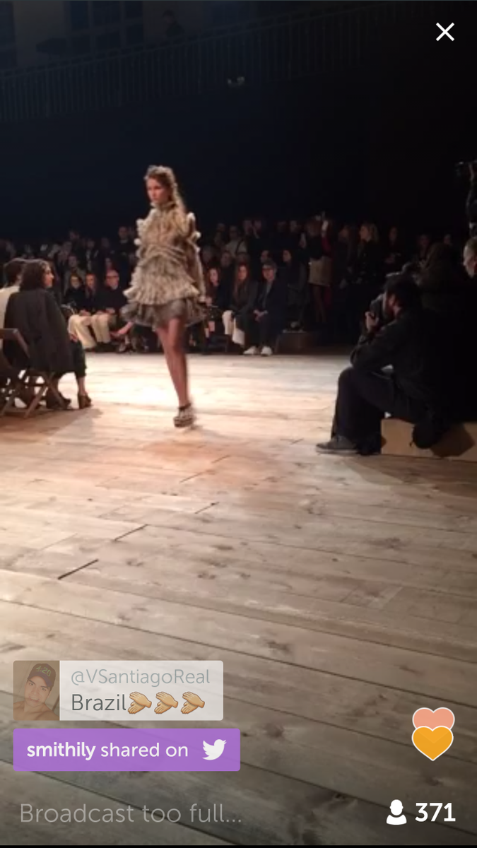 hawaiistagemom's tweet photo. watching LIVE on #Periscope: Watch the Alexander McQueen Women's SS16 Show Live Stream #PFWi https://t.co/z6c1sRtE6e http://t.co/WMwOE3DzNW