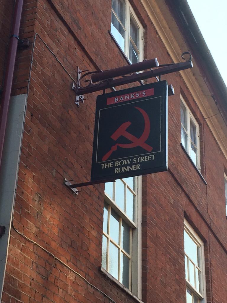 stevendean82's tweet photo. @KevHuxley @Danhultum  found a commie pub in Tamworth!! #commie #commiePig #tamworth2 http://t.co/GBRFTtgaDw