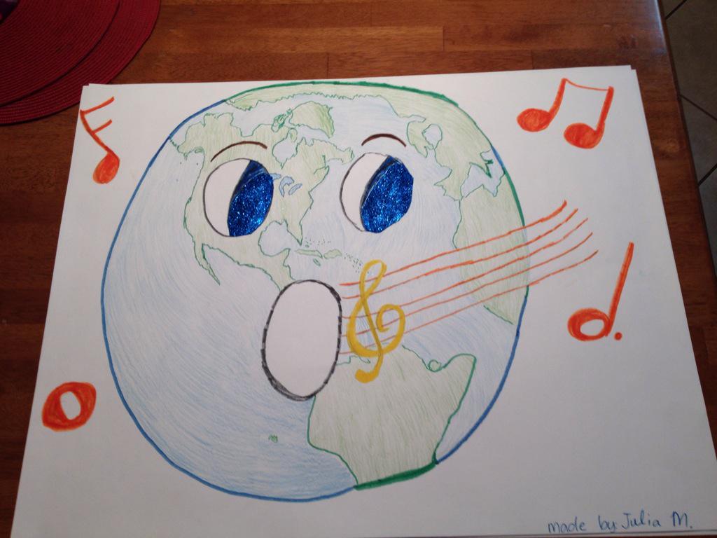 Julia_redtulips's tweet photo. Making choir posters for the Choir Homecoming Float #choir #homecomingfloat #homecomingparade #choirhomecomingfloat http://t.co/O3OfQyzxfl