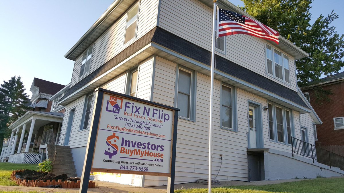FixNFlipAcademy's tweet photo. Nine Millionaire Habits  #IBMH #FixnFlip   http://t.co/x0Cf2fPBRU http://t.co/53UGzP57cE