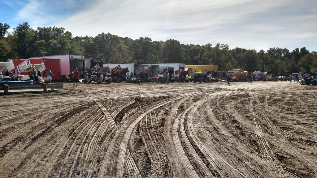 Sprint Car pits are filling up nicely <a href="/AtomicSpeedway/">Atomic Speedway</a> for the <a href="/OVSCA/">OhioValleySprintCars</a> Freedom 40