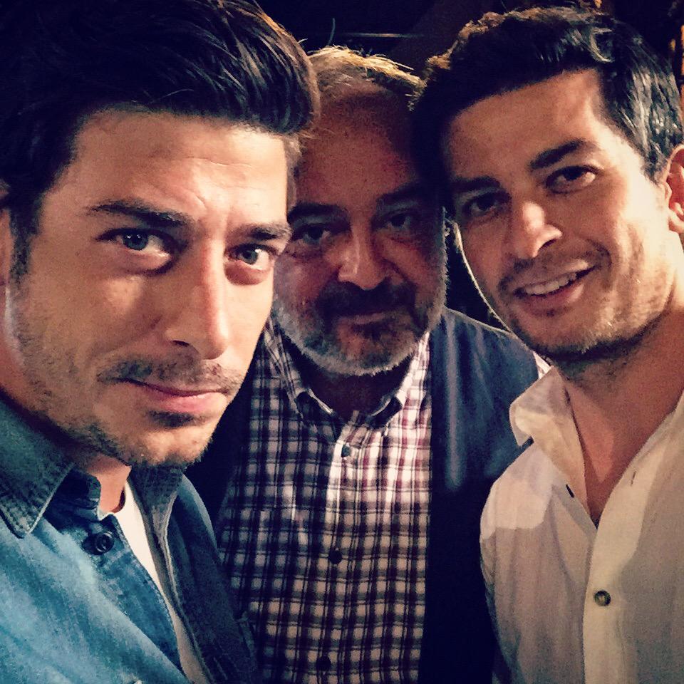 alpersaldiran's tweet photo. Bölüm yayınlanırken biz #sevingari http://t.co/z04huGwsmB