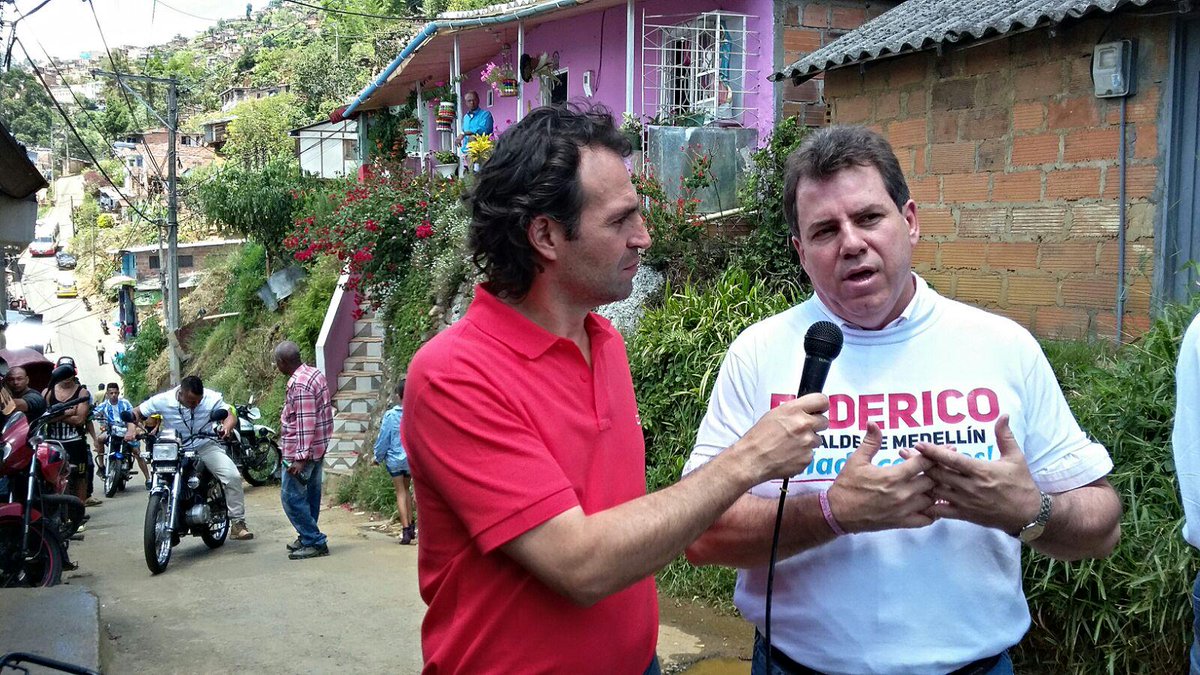 EugenioPrietoS's tweet photo. Compartiendo lo que somos y queremos para la ciudad, así andamos con @FicoGutierrez #TodosSomosMedellín #Creemos http://t.co/dKADA9kOae