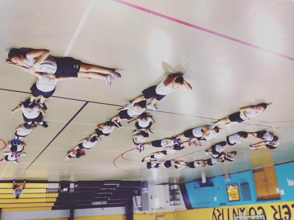 TMS_Fiddlers's tweet photo. TMS girl athletes showing some #FiddlerPRIDE β οΈπ http://t.co/OkHwGZ8qKX