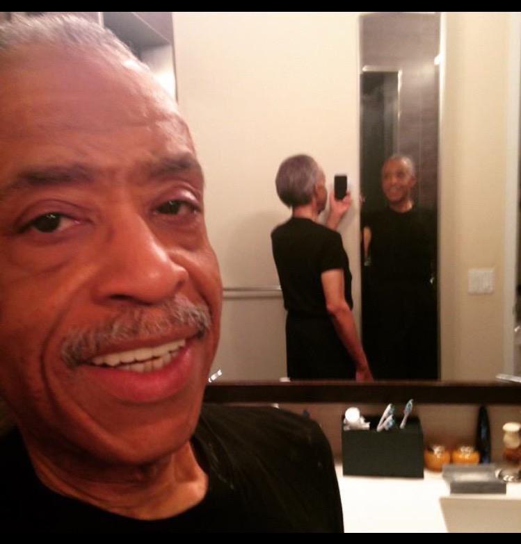 This dumb ass had to use two mirrors to take a selfie. I hate you Al Sharpton. I do not wish you happy birthday. 