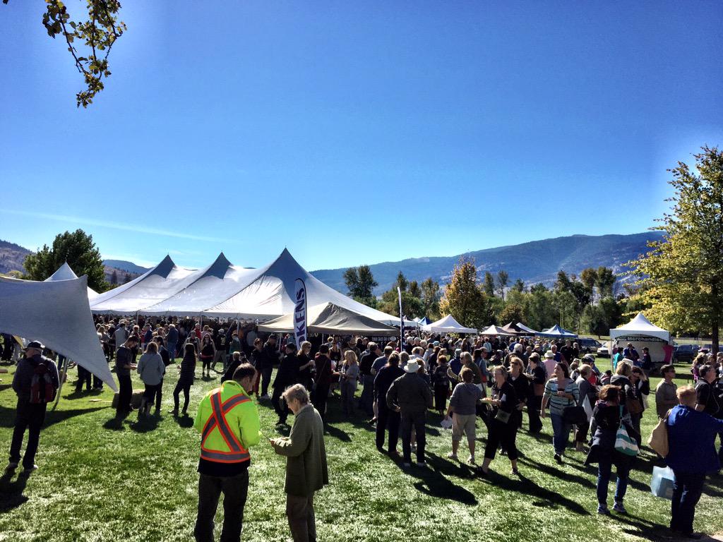 UncorktheSun's tweet photo. #FOG2015 is in full swing in #oliverbc the @WineCapital of #Canada come taste some #BCWine and #bcfood http://t.co/Y9oFZL4vO7