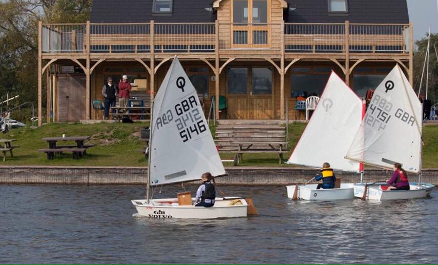 LlangorseSC's tweet image. What a club!
Beautiful surroundings, plush clubhouse, junior sailing... @RYACymruWales Champion Club. #proud