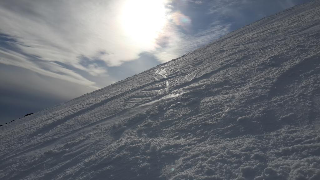 msejastdf's tweet photo. @Cerro_Castor cierre temporada 2015 a puro sol y nieve hasta la base http://t.co/cjzR1SlQlY