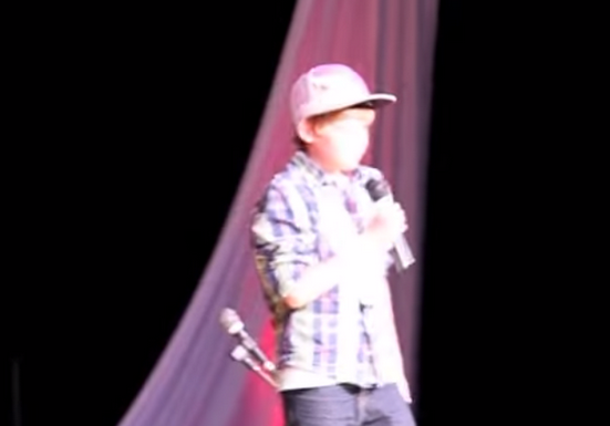 ItsABoyceThing's tweet photo. Aww @MattyBRaps looks so cute:) #MattyBLive http://t.co/IY7Gp4jD7B
