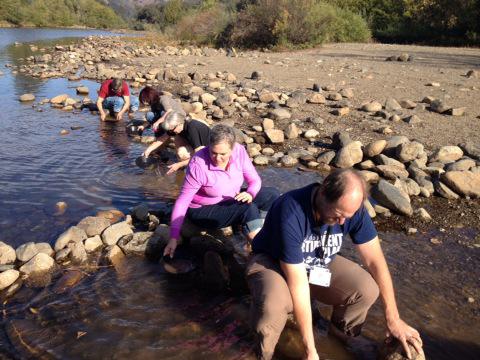 Casciencepete's tweet photo. Wanna find gold? Geology, river systems, chemistry, density #NGSS #cascience15 http://t.co/1WLL077p4d