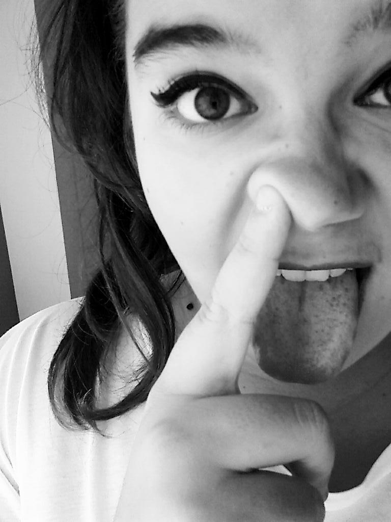 escalofrios___'s tweet photo. 'y de tanto tropezar al final, la puta piedra va a acabar por pensar que soy idiota.' @WaorYNatos_ http://t.co/bDz9ACAGfa
