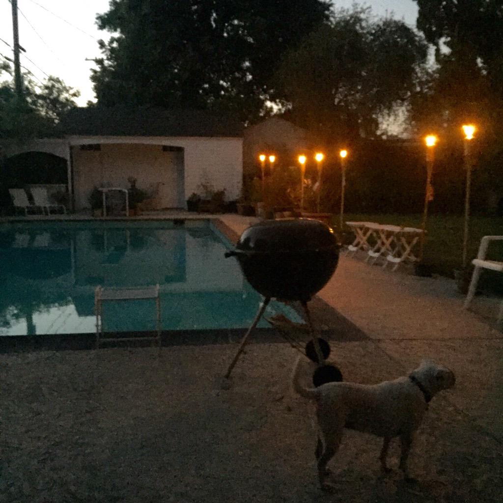 LSoyCandles's tweet photo. Last night with the best friends anyone could ask for! #valleylife #tikilove #LoveLA #LAMade #home http://t.co/tMkCzi0iLv