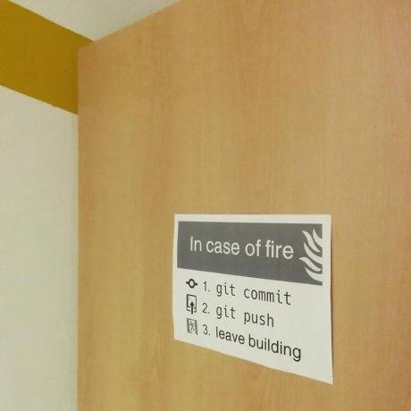 planetgit's tweet photo. Git Fire http://t.co/53zJvmS4Pg http://t.co/m4nlXlz6Uv