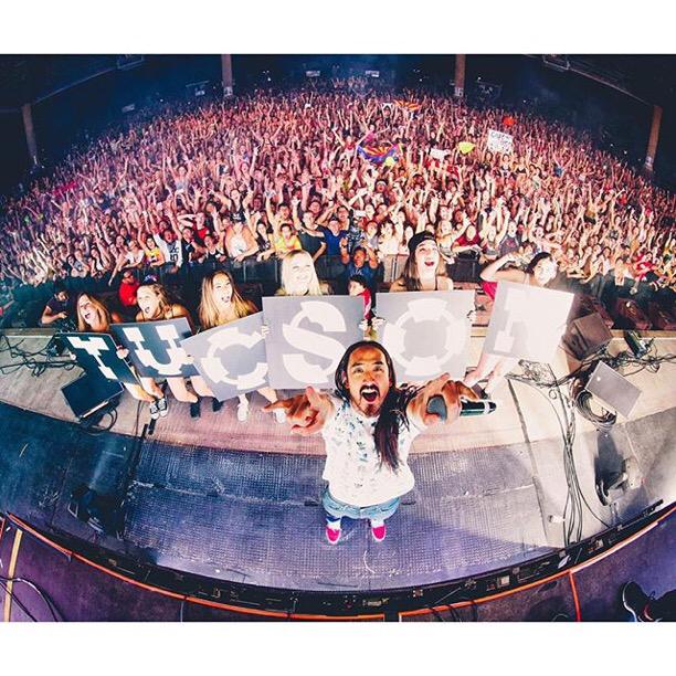 Last night we celebrated the #NeonFutureOdyssey album launch in Tucson Arizona & this is what it looked like. 👾👾💥💥🎉🎉 http://t.co/q0eplSWVpl