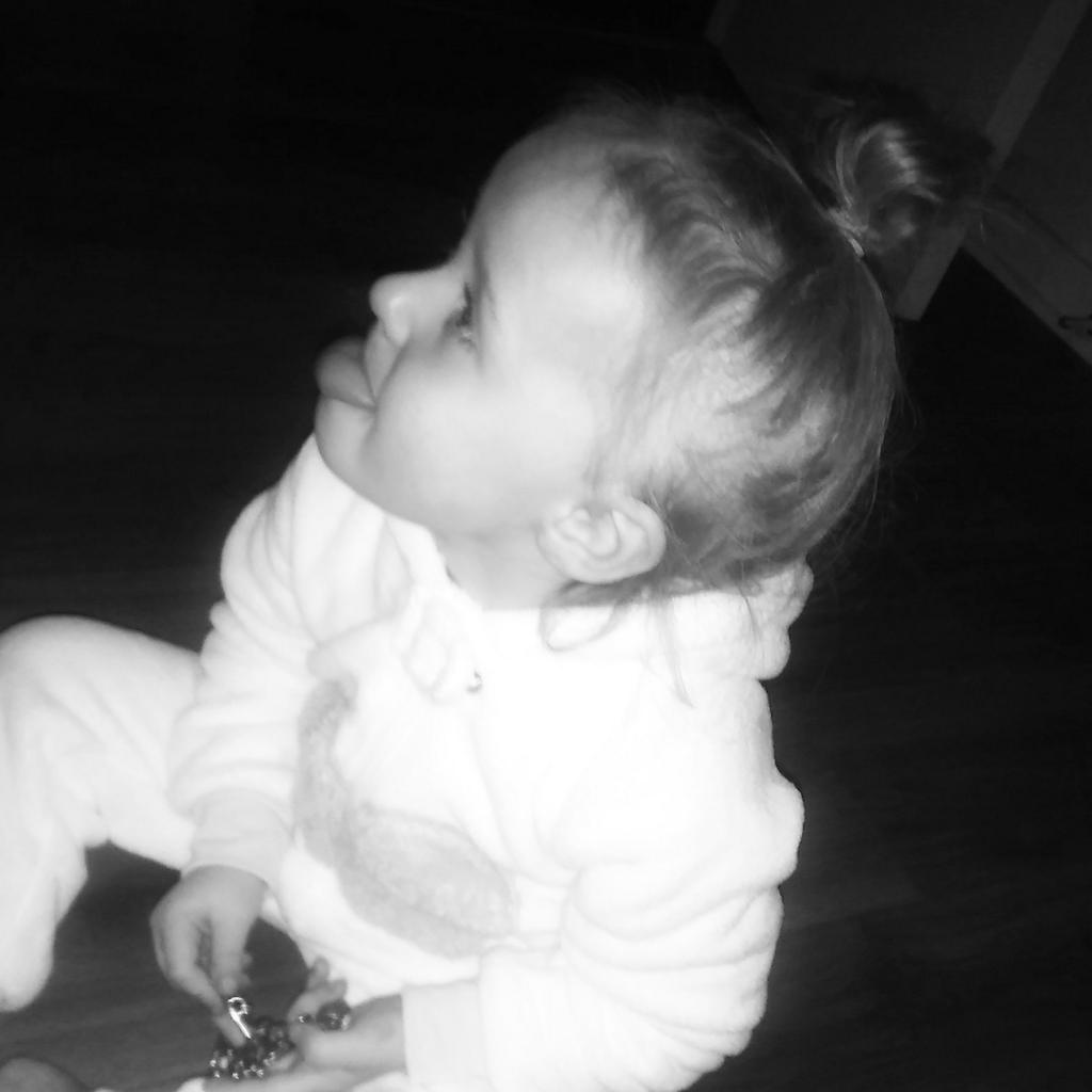 ECameronX's tweet photo. Wee chicken #thatbun http://t.co/nhYoMMmu4k
