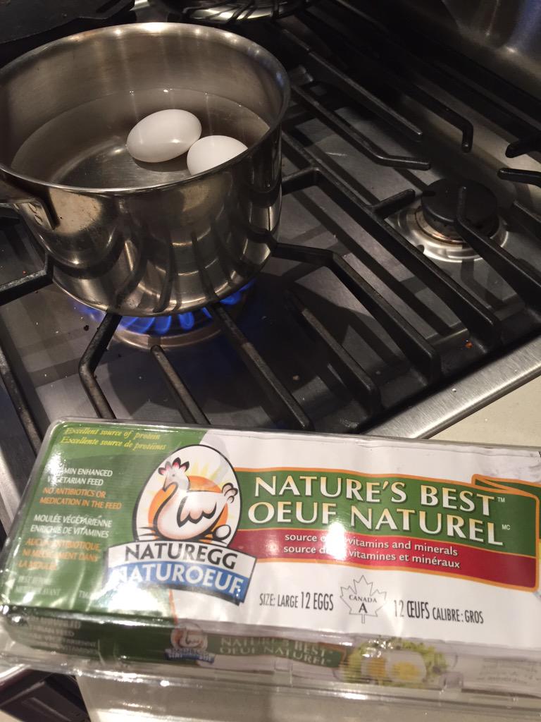 PKPerformCoach's tweet photo. Meal prep is almost done.  Last up - some hard boiled @BurnbraeFarms eggs for protein packed snacking #BBFFit http://t.co/2xgmh2iOS3