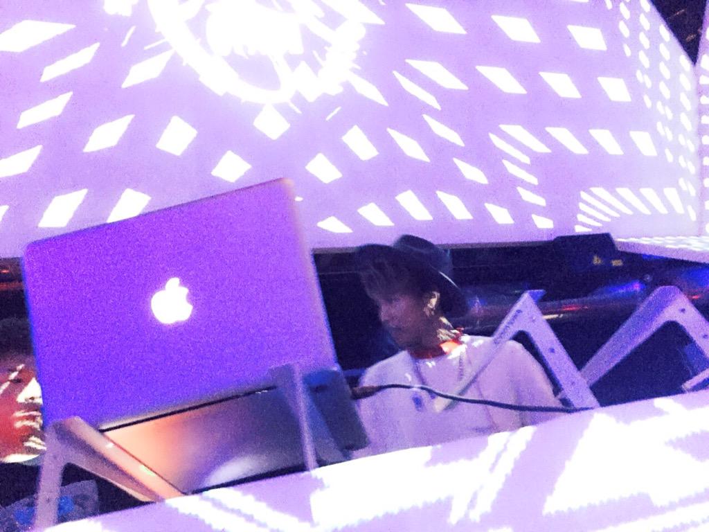 snowskysee's tweet photo. 2発目の写真✌️

集合写真は俺の大好きなleapメンバーです✌️

#Lフェス#leap#cat's Tokyo http://t.co/ADh0iOLuhb