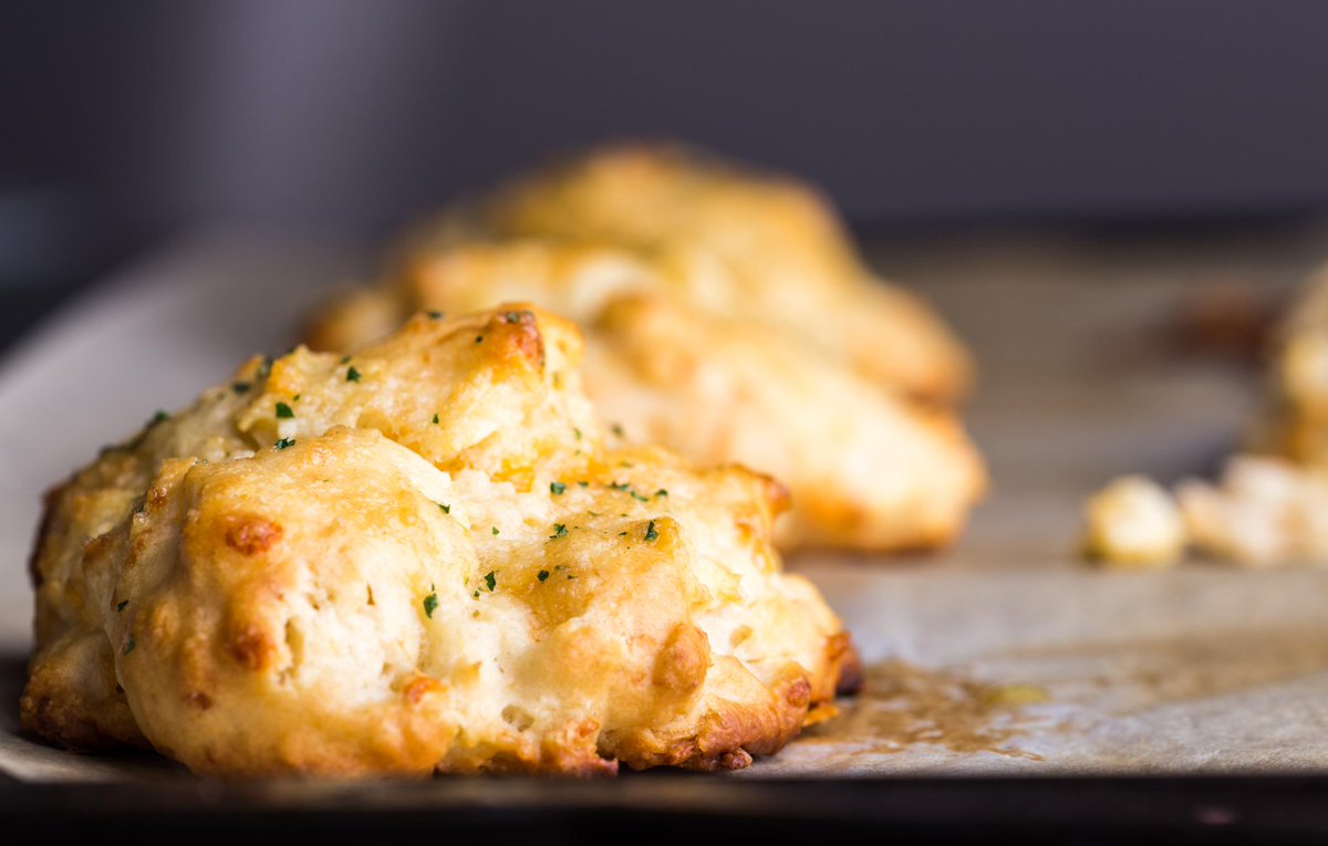 foodoshoot_ca's tweet photo. Tried @redlobster biscuit mix. Another delicious goodie added to our portfolio.#baking #cheese #food #photography http://t.co/dL8G082usw