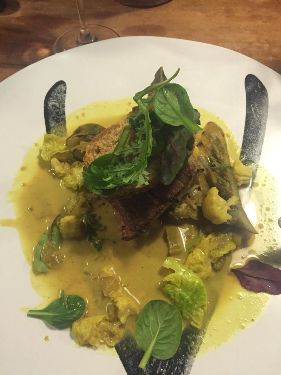 Masala beeshaas op waterblommetjie en blomkool bredie deur <a href="/KykKokkedoor/">#Kokkedoor</a> se geniale <a href="/NotHamButMan/">SlipperyspoonK</a> en <a href="/MariusUys2/">Marius Uys</a>