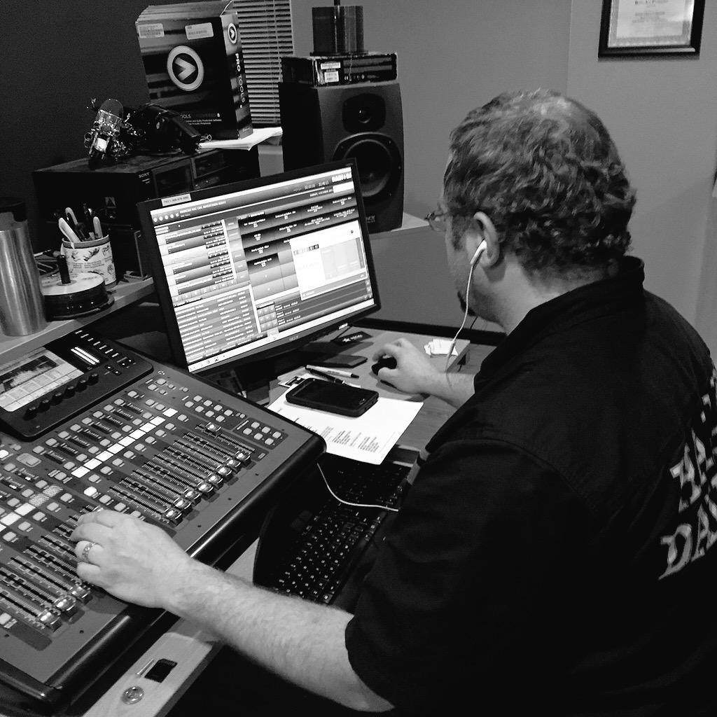 medicinehatlive's tweet image. And that is a wrap 3 cheers for Dave on the controls! #medhat #medhatlive