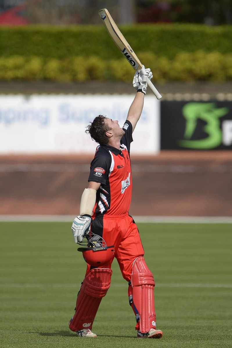 cricketcomau's tweet photo. Incredible from @travishead34.

He's 200* off 117 balls.

Twenty fours and 12 sixes.

#MatadorCup #SAvWA http://t.co/rqUnNxF4kn