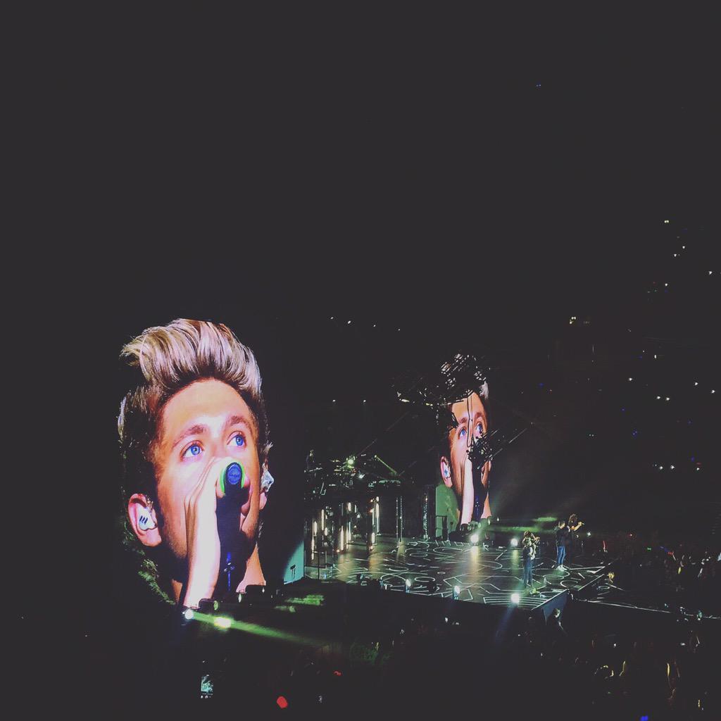 When Nialls beautiful face takes up the whole stage screen #heislife