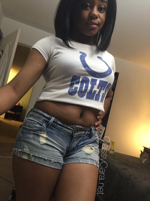 Halftime over. Back in #PublicChat. Come get me naked for a #FREE show after the game - http://t.co/8kdfrv3iiu<a href="/tag/publicchat"class="tags">#PublicChat</a><a href="/tag/free"class="tags"><span>#free</span></a>