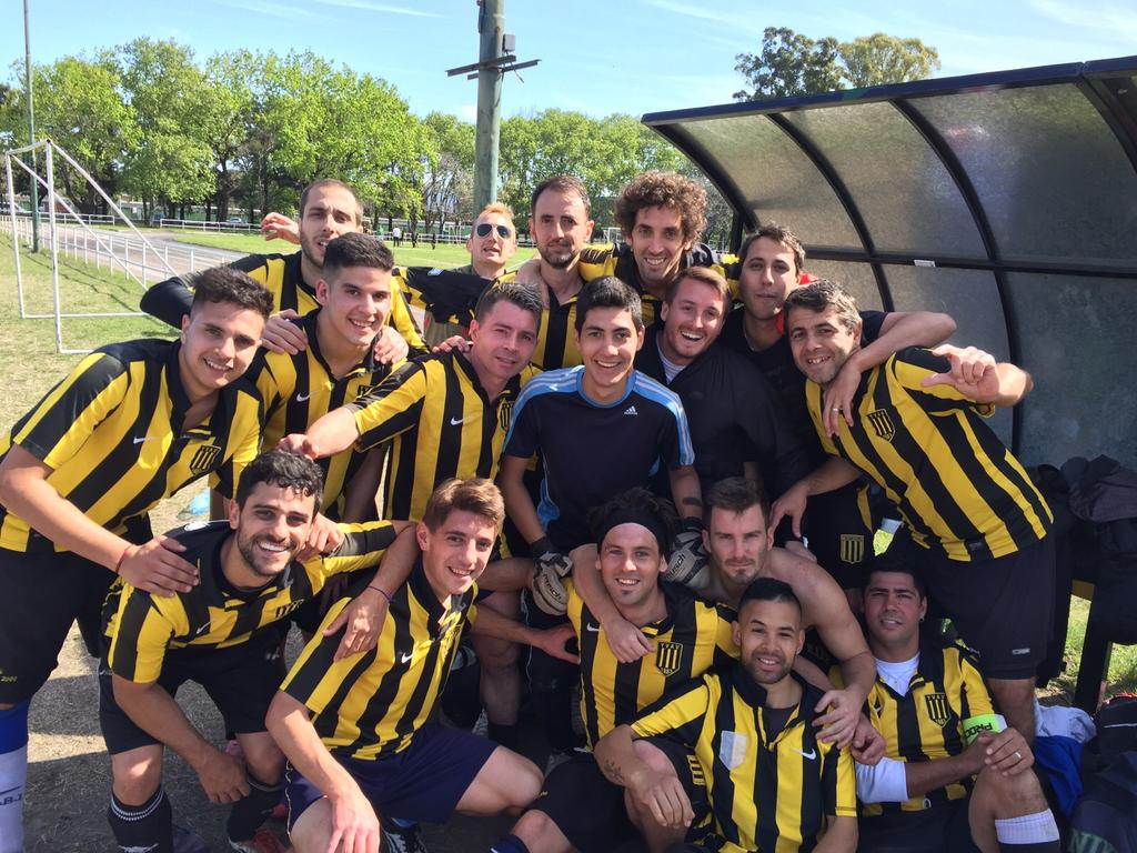 Seguimos adelante! Una final menos!