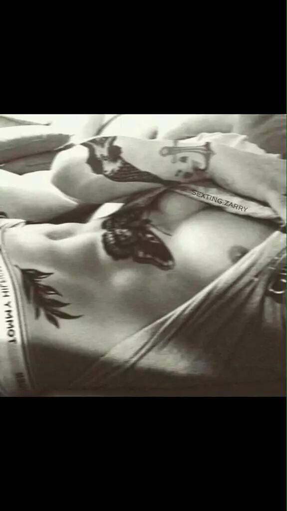 H. (@mxnsterinsidex) on Twitter photo 