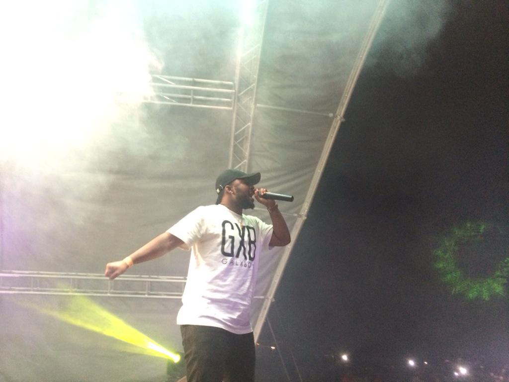 MbuyiseniNdlozi's tweet photo. @akaworldwide & @CassperNyovest at the #EFFTurfloopParty last night. They rendered #Composure & #Dust2Dust on 1 stage http://t.co/0SM3OcfNDP