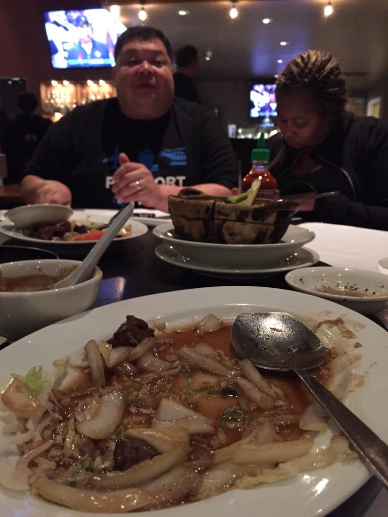 ChuyGomez's tweet photo. The aftermath of @Lecheval1007  cubed beef, clay pot, wings etc..... http://t.co/3KES1hwmHv
