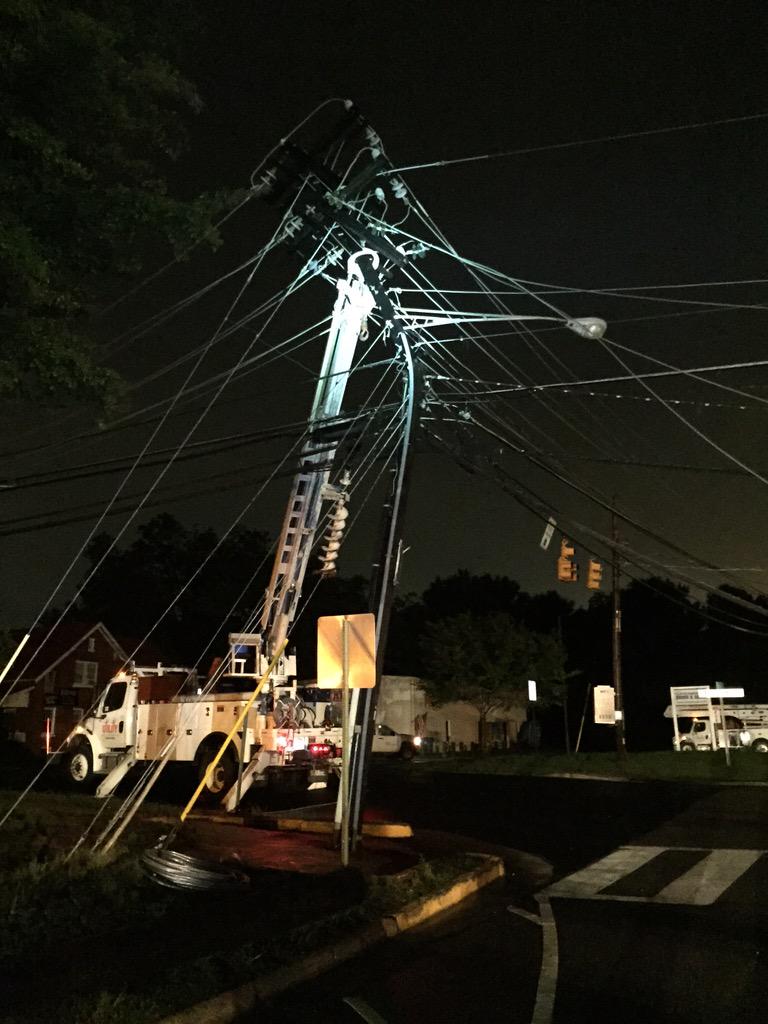 jamesptaylor's tweet photo. @DukeEnergy &amp; @townofmatthews are reporting that all repair work s/b complete by 3-4am Mon.  Thanks to everyone. http://t.co/vi7JrL1lts