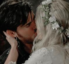 ATEMSKILLIAN's tweet image. captain swan kisses are what I live for