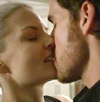 ATEMSKILLIAN's tweet image. captain swan kisses are what I live for