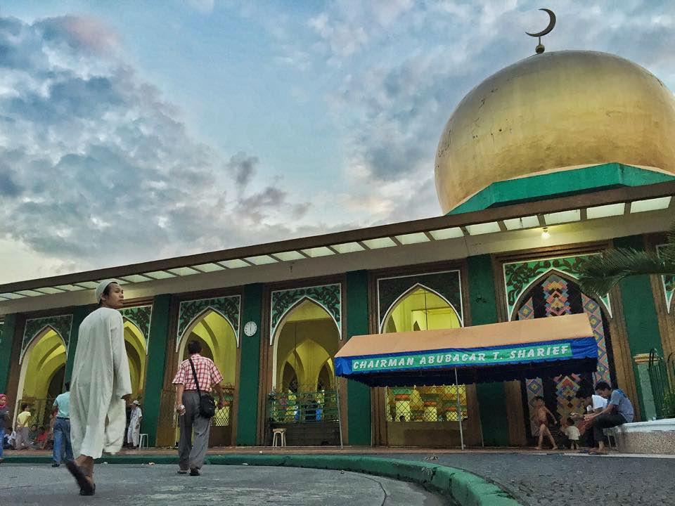 Pacifiqa's tweet photo. 9 things to do in Quiapo’s Muslim Town http://t.co/syesGrWKm9 http://t.co/ZNhdpu3CE9
